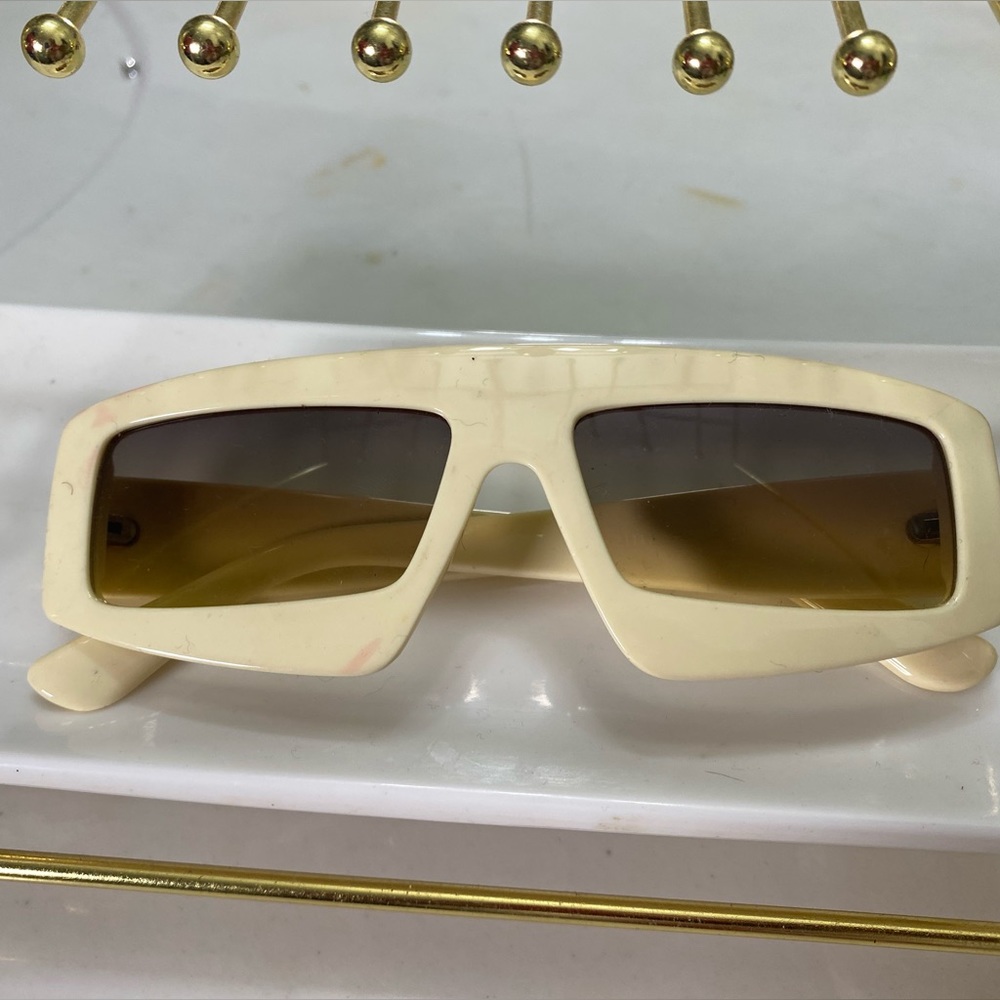 Sunglasses - Picture 2 of 8